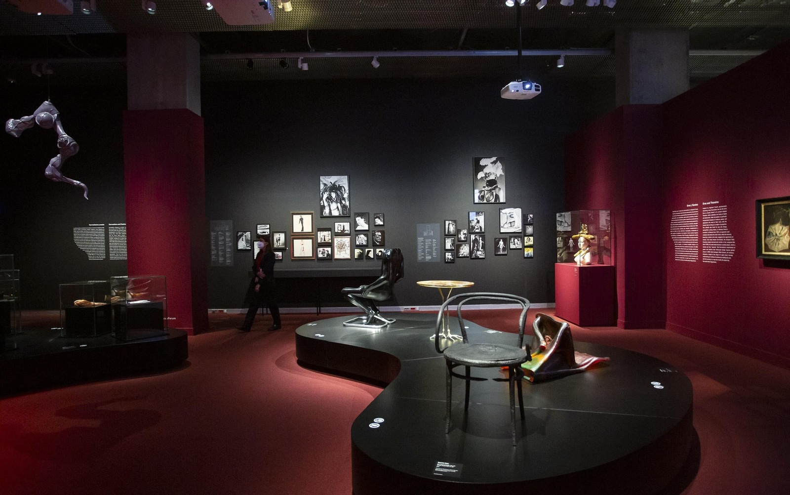 Las imágenes de la exposición 'Objetos de deseo. Surrealismo y diseño'.