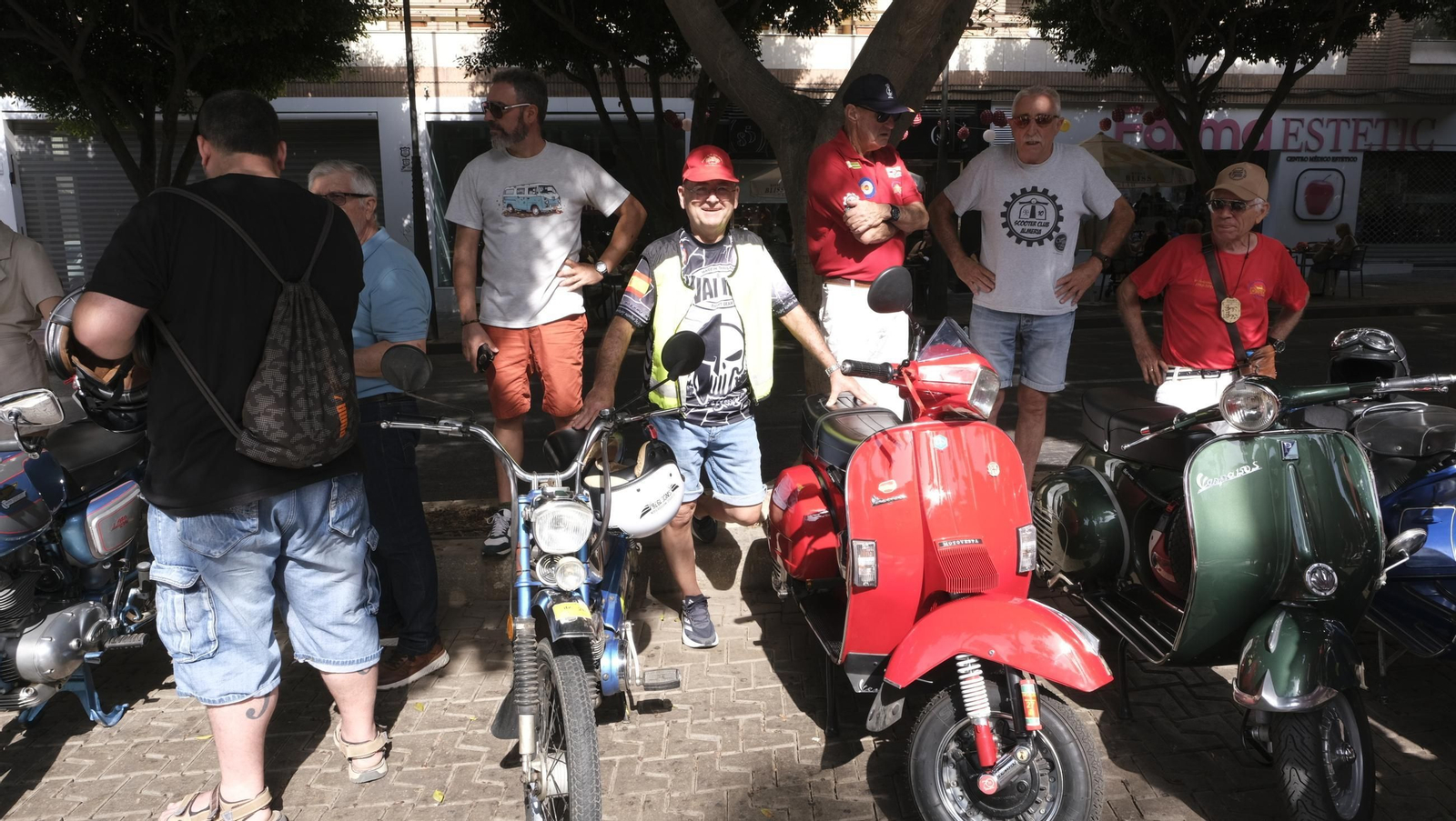 Exposición de motos antiguas y Ducatis en la Feria de Almería 2025, en imágenes