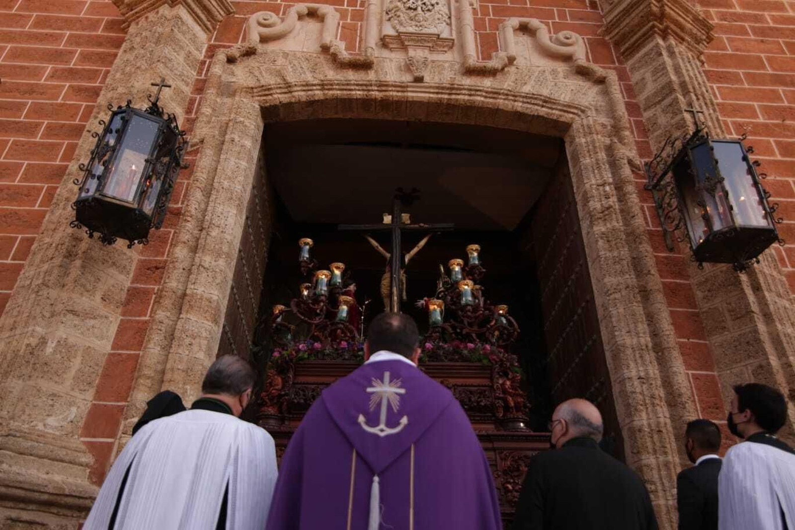 Miércoles Santo en San Fernando: Las imágenes de la Vera Cruz