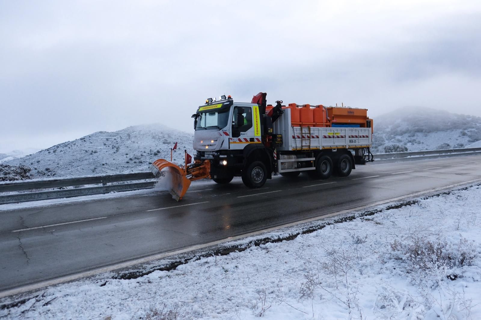 La nieve tiñe de blanco la Serranía de Ronda