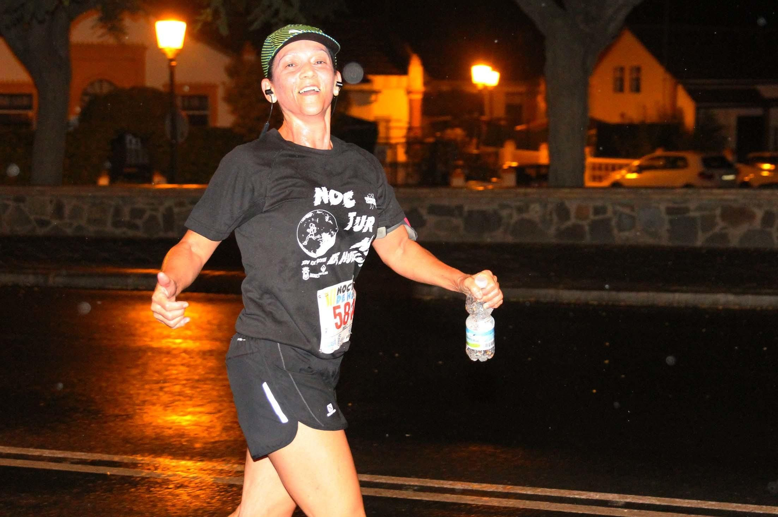 La VII Carrera Nocturna de Huelva en imágenes