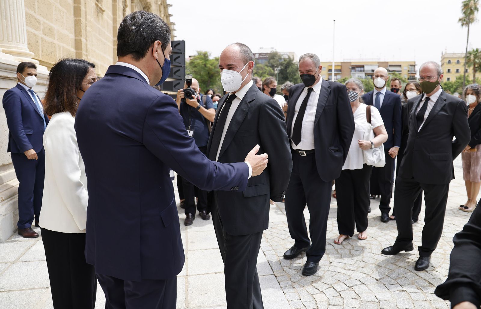 Las imágenes de la capilla ardiente de Manuel Clavero en el Parlamento de Andalucía