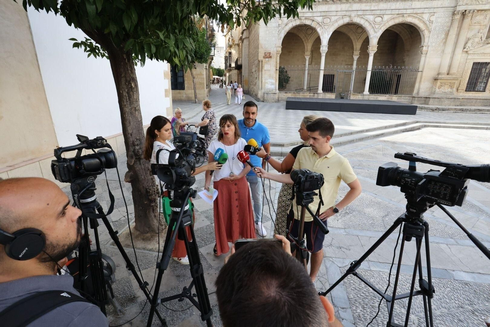 La edil del PSOE Laura Álvarez, durante una comparecencia este verano.