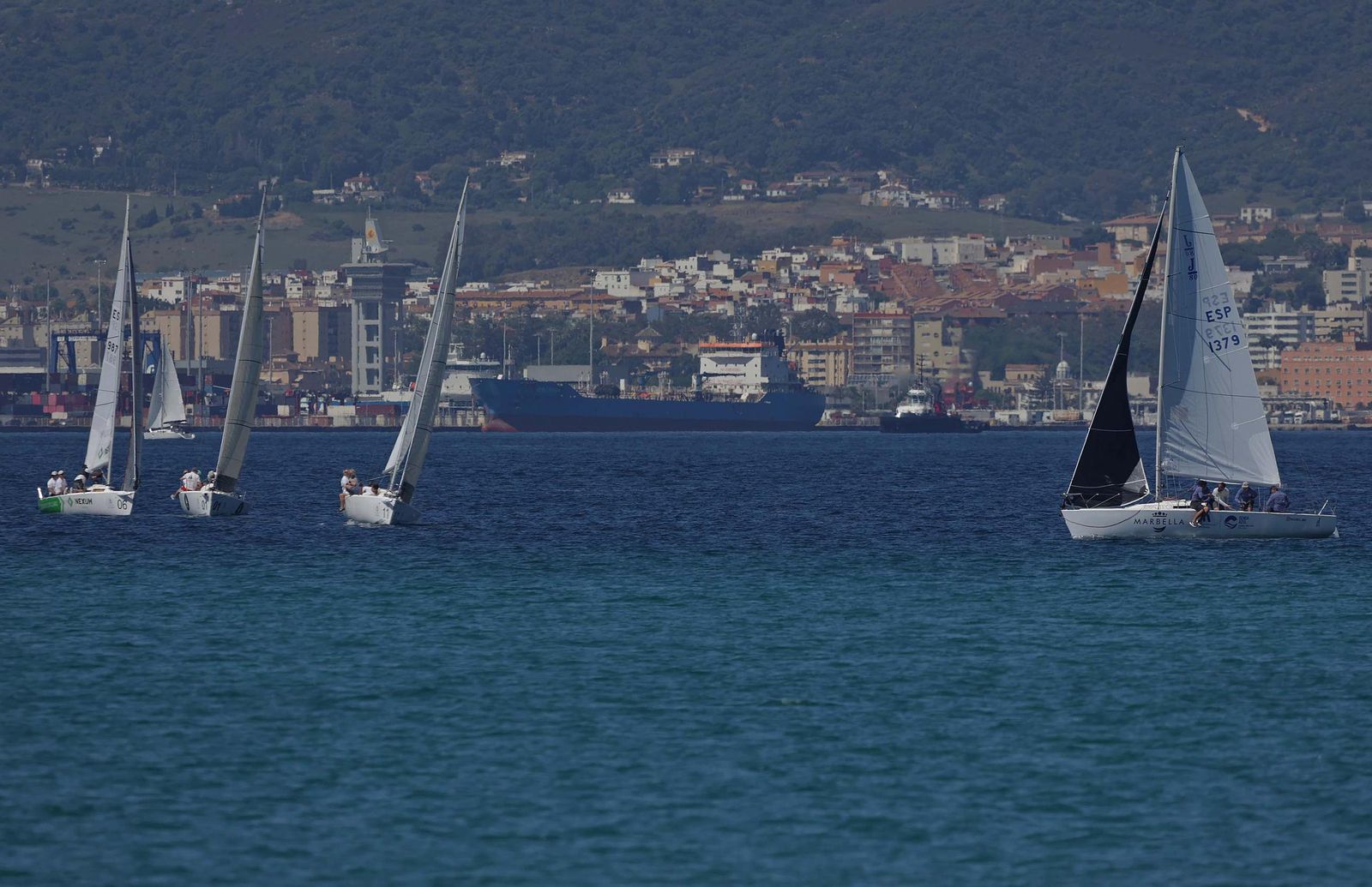 Fotos de la jornada del domingo del Campeonato Andaluz de vela categoría J80 en La Línea