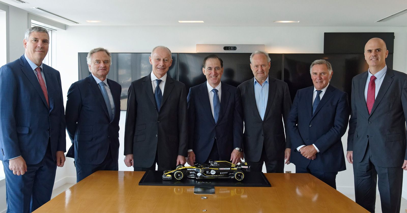 Mapfre y Renault, satisfechos de su alianza un año después