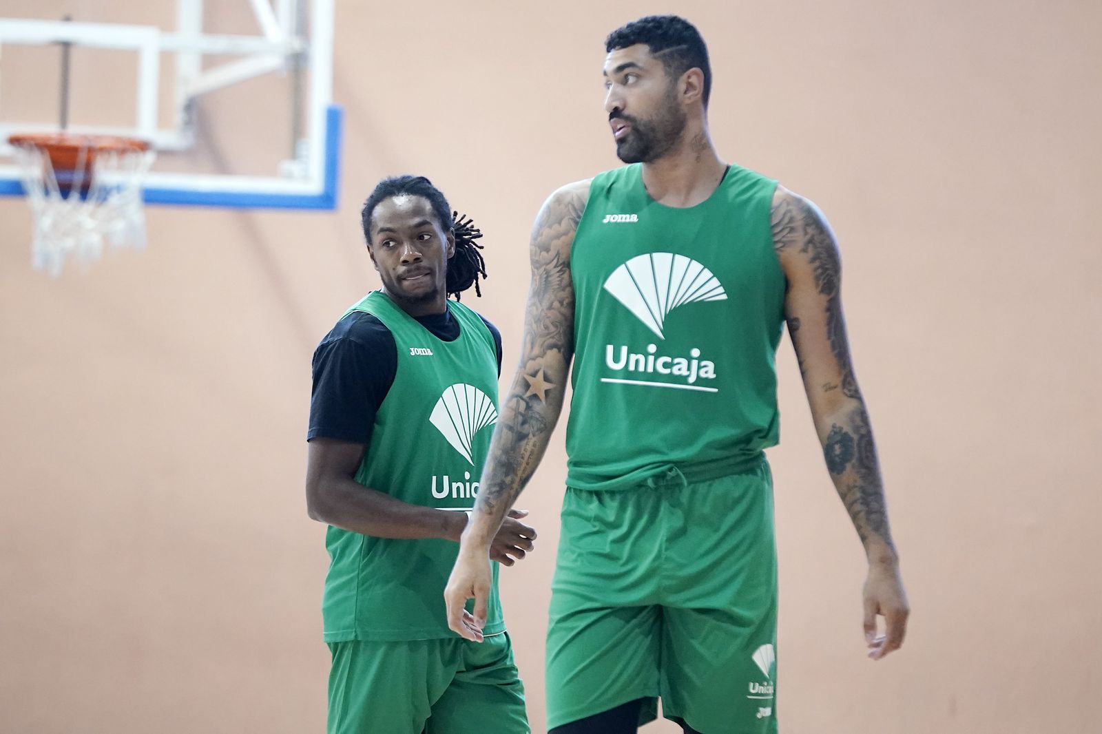 Augusto Lima y Kendrick Perry.