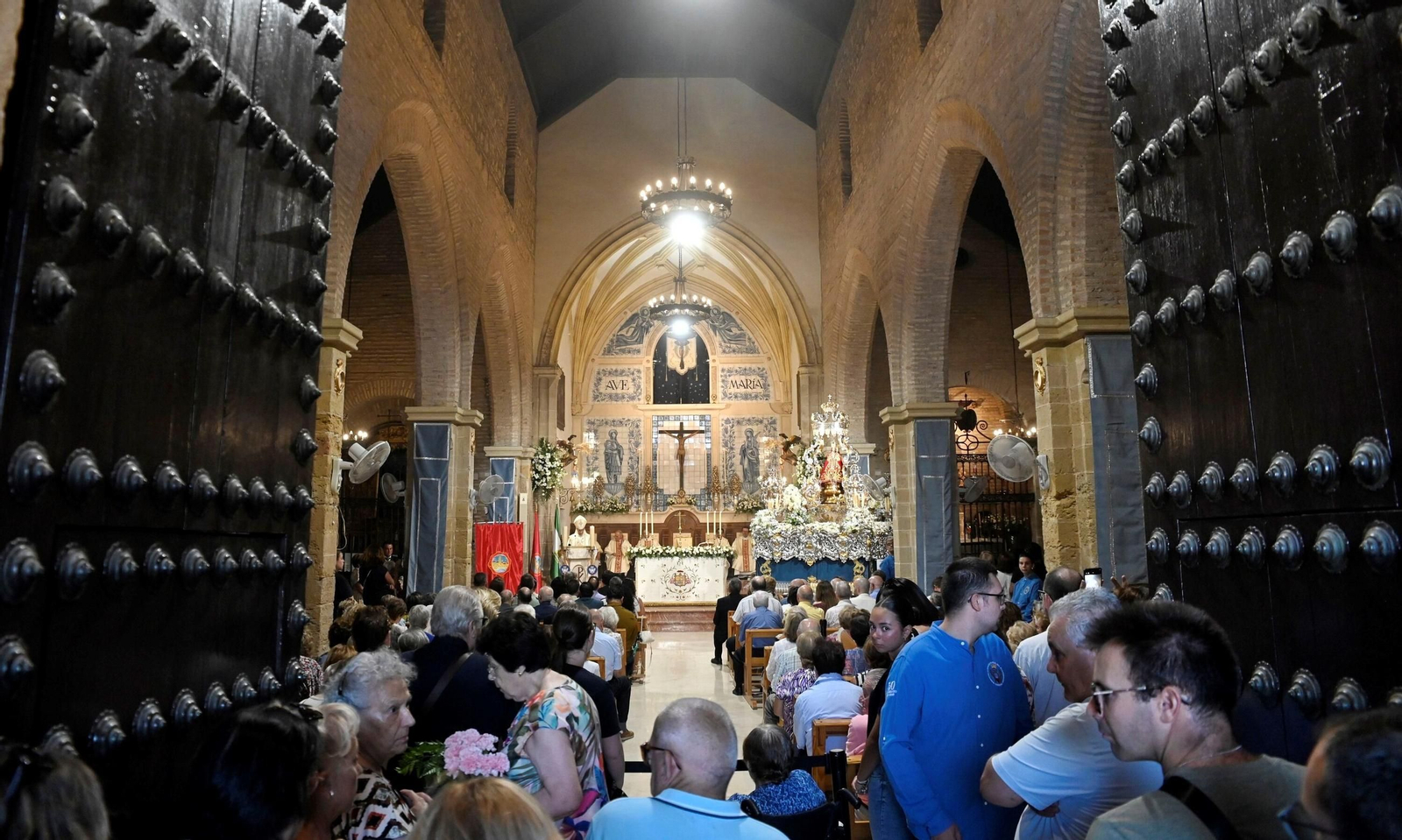 La misa en el santuario de La Fuensanta, en imágenes