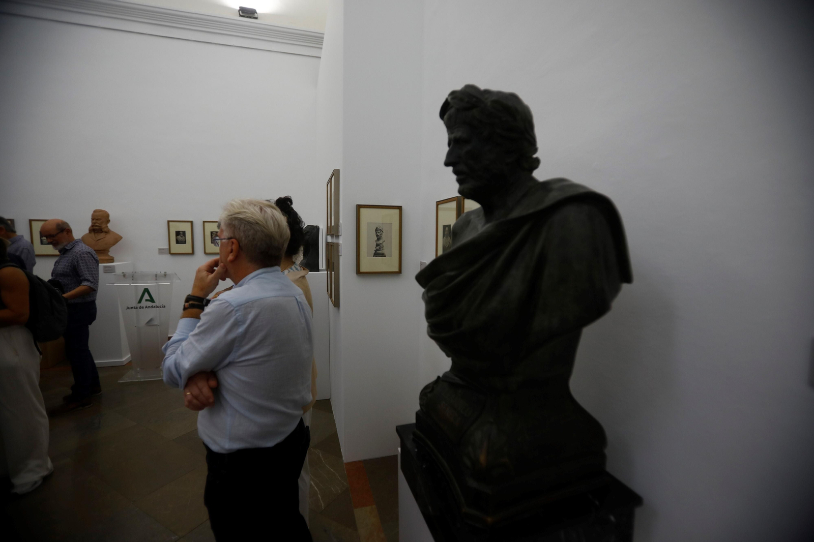 La exposición 'Mateo Inurria: retratos y dibujos', en imágenes