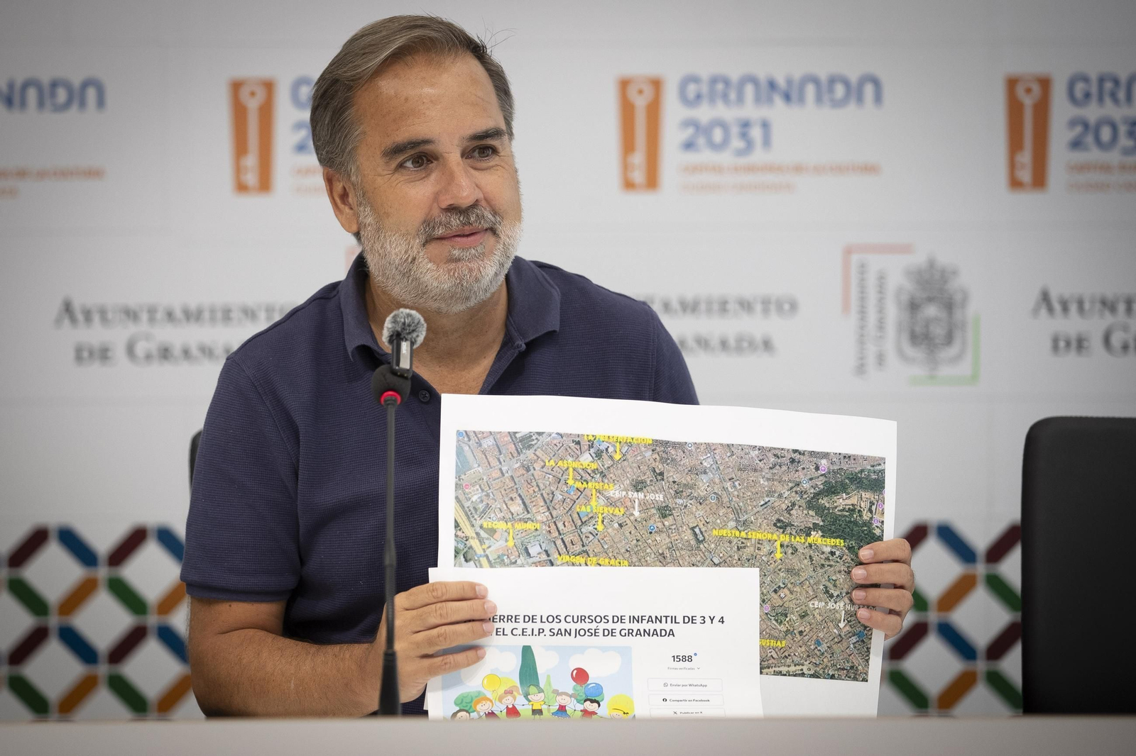 Rueda de prensa de Jacobo Calvo en el Ayuntamiento de Granada