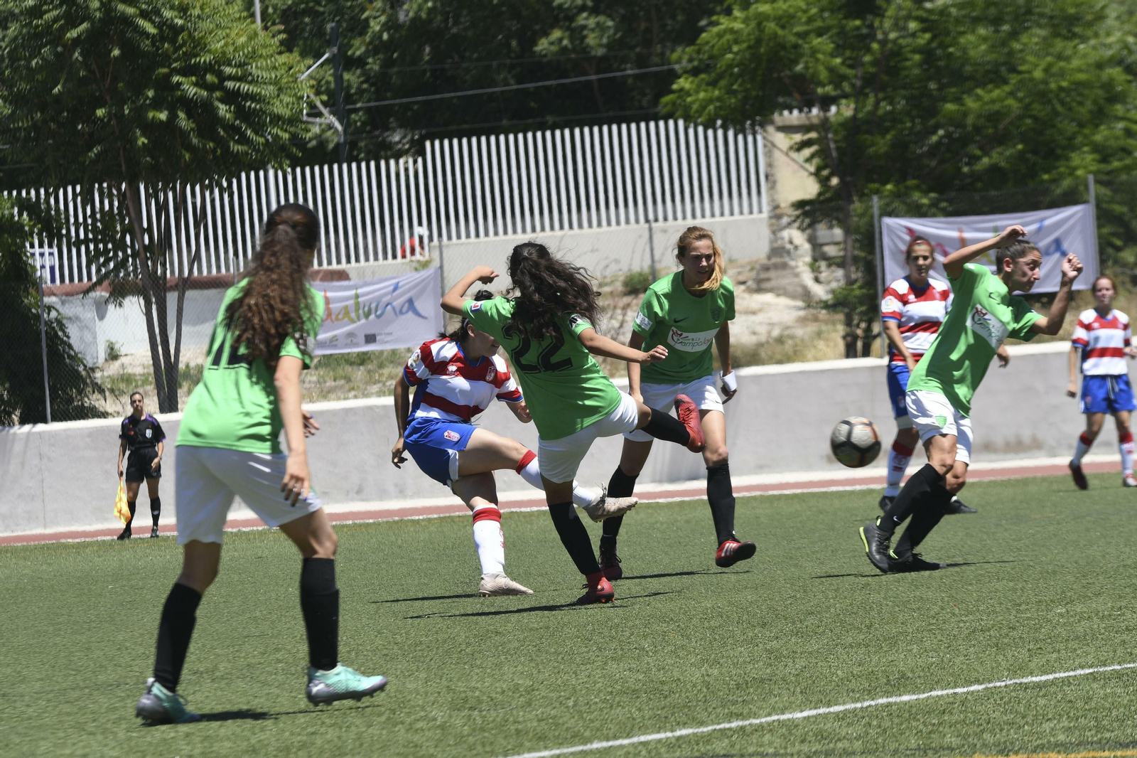 Fotogalería del ascenso de la UDA Féminas en Granada.