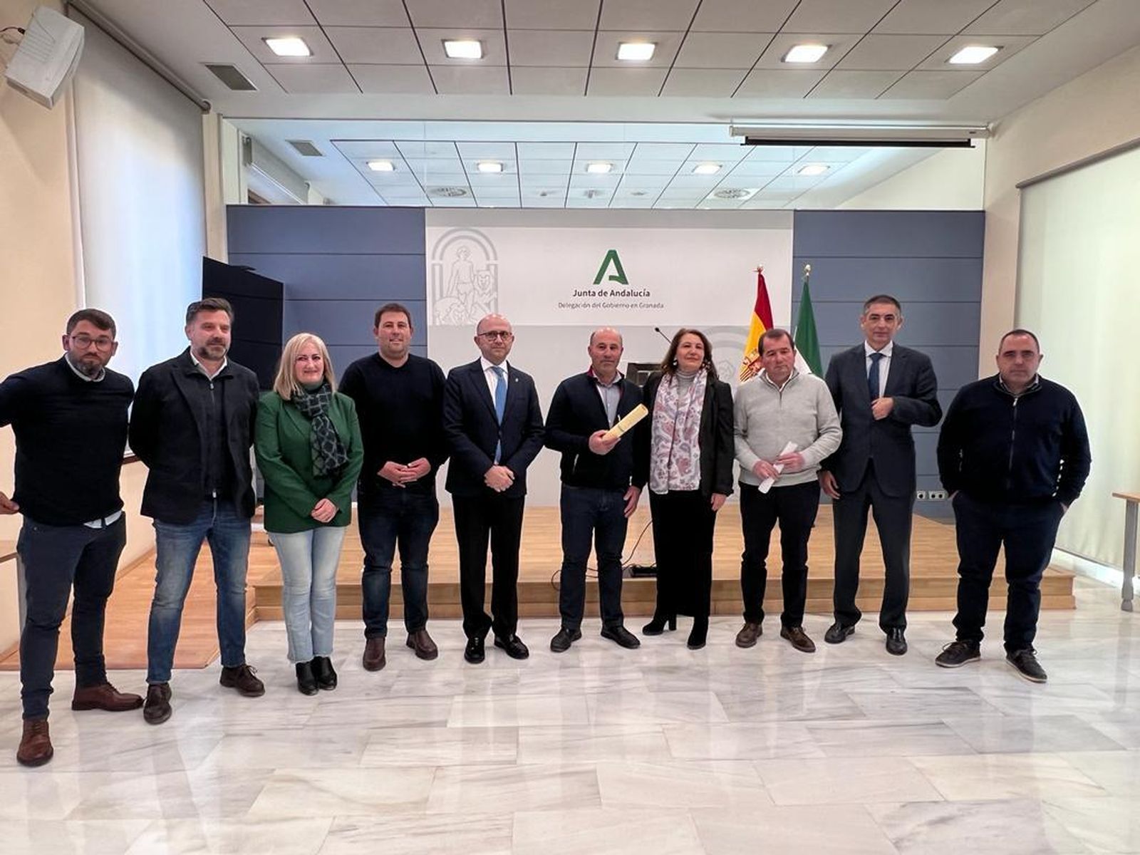 Imagen de la entrega de las ayudas a los regantes de Granada