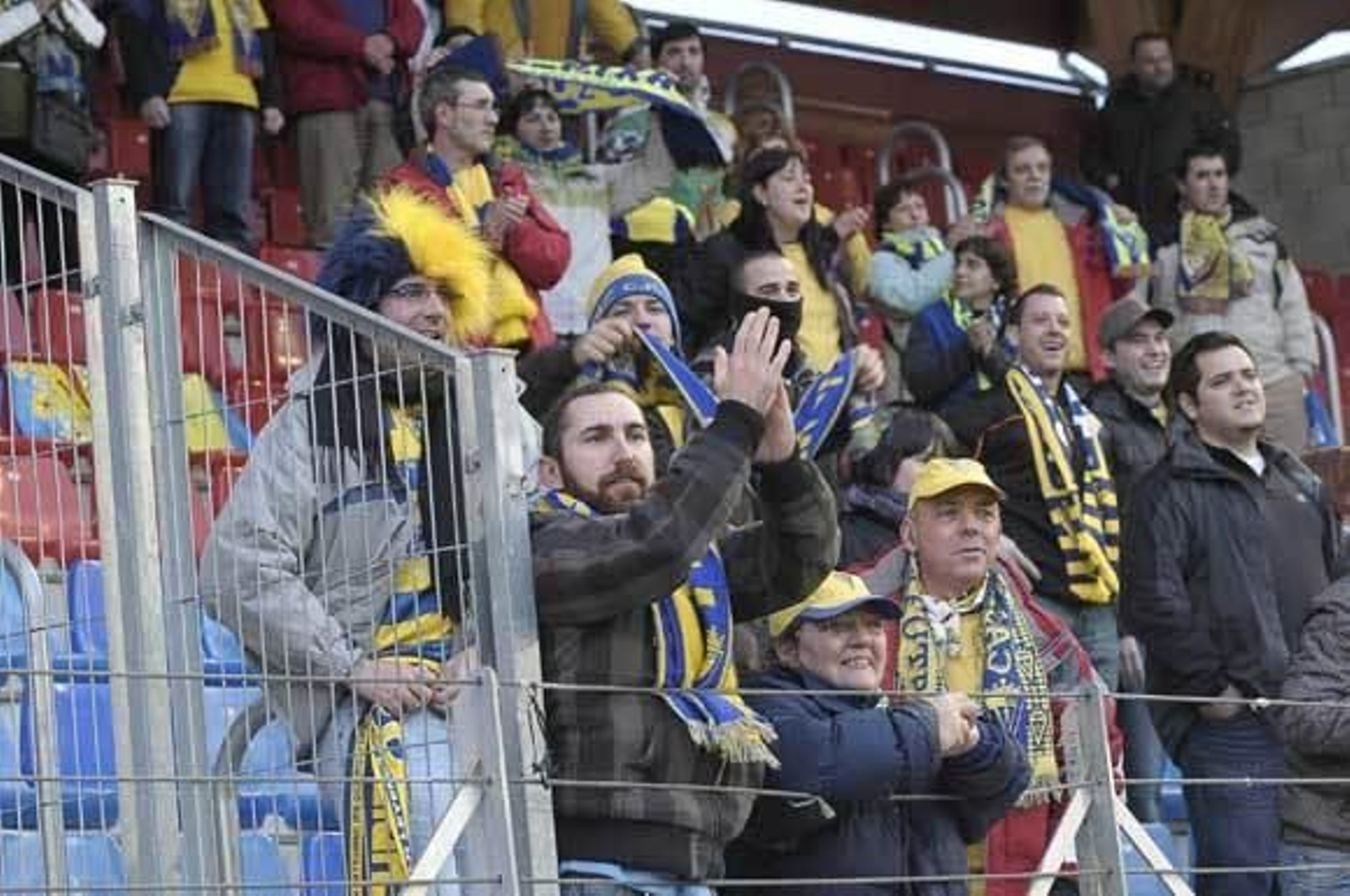 El Cádiz se lleva los tres puntos en Los Pajaritos en el primer triunfo de Víctor Espárrago como entrenador amarillo  Foto: LOF