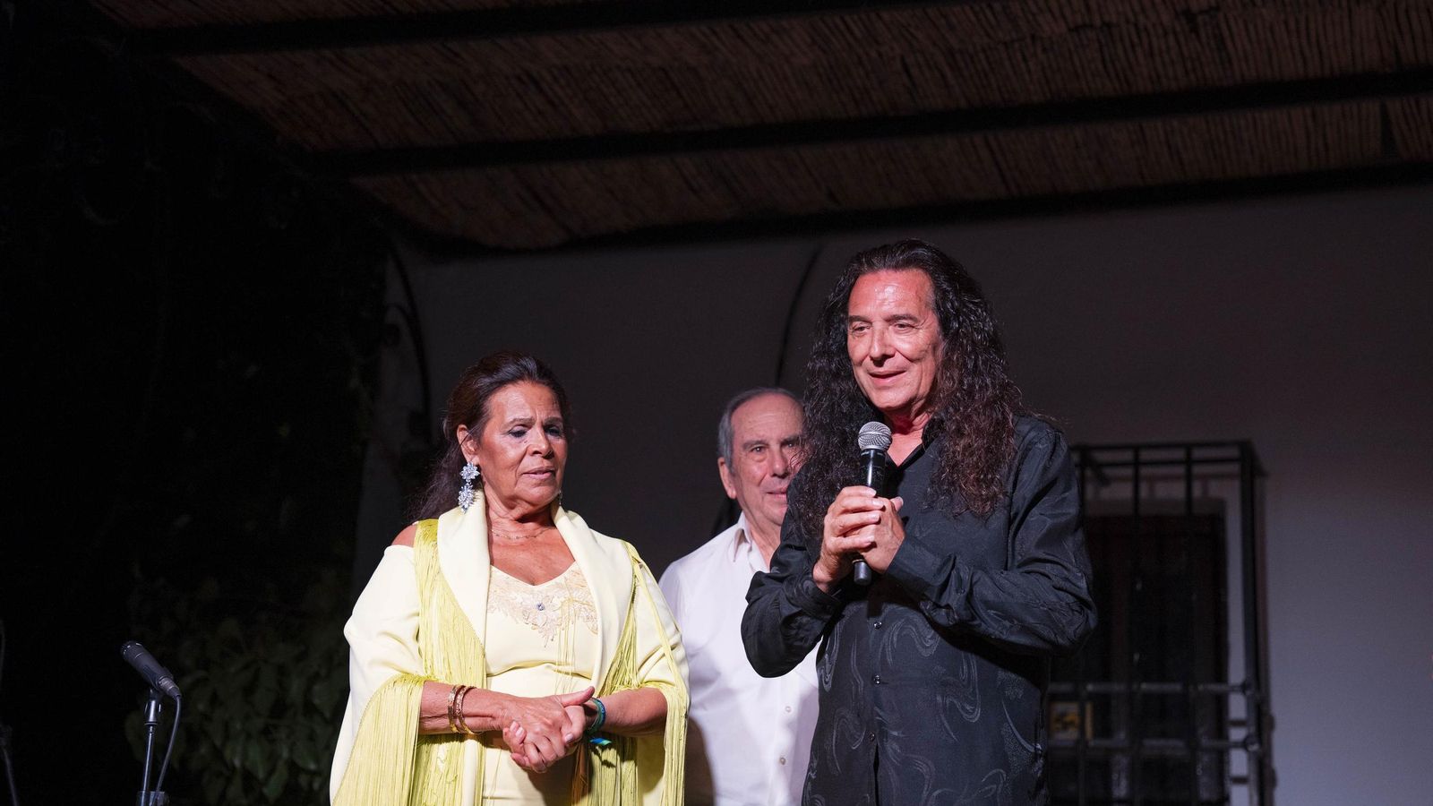 Aurora Vargas y Tomatito hablando de Pansequito.