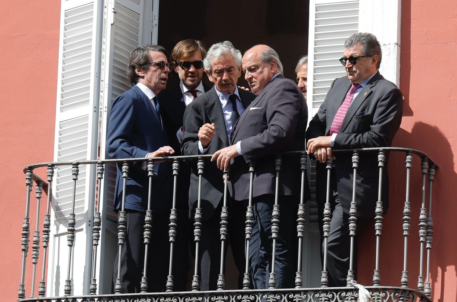 Aznar, Rosauro, Pacheco, Luis Miguel Martín Rubio viendo El Baratillo Aznar, Rosauro, Pacheco, Luis Miguel Martín Rubio viendo El Baratillo