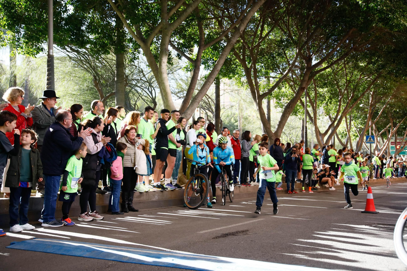 Imágenes de la Carrera contra el Cáncer de Almería