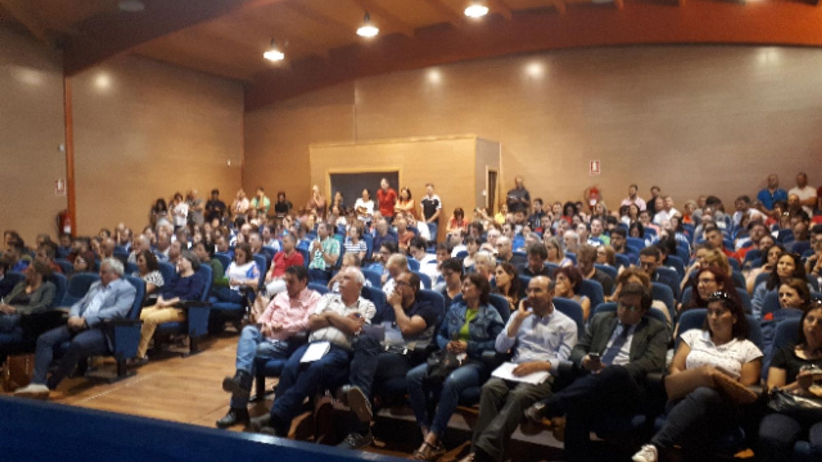 El salón de actos de SUCAalbergó la jornada ‘Control y prevención de virosis emergentes’, con la asistencia de más de 200 personas.