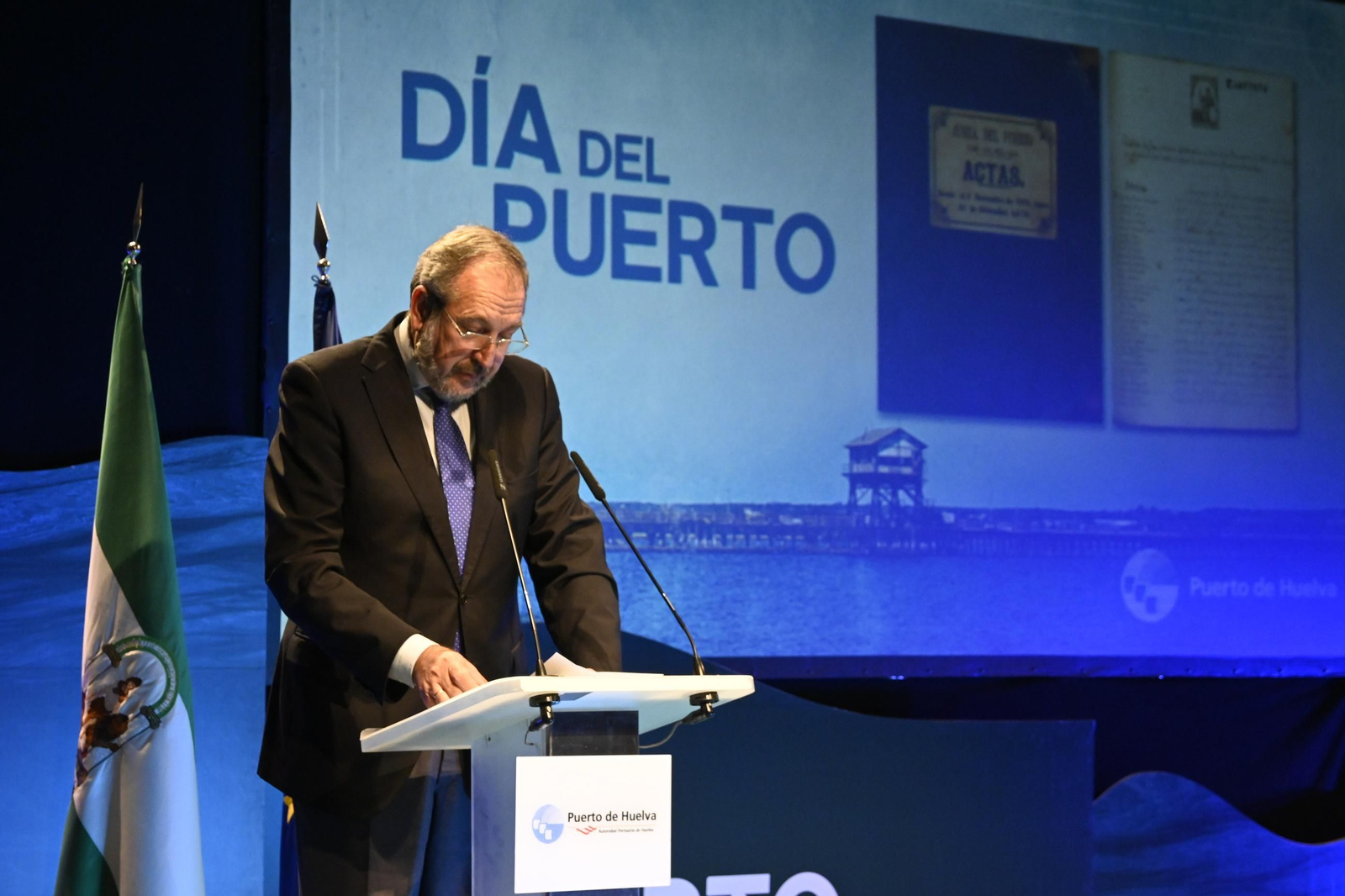 Imágenes del acto de celebración del Día del Puerto, en Huelva