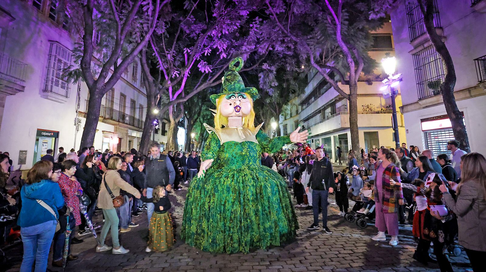 Búscate en la cabalgata de Halloween de Jerez
