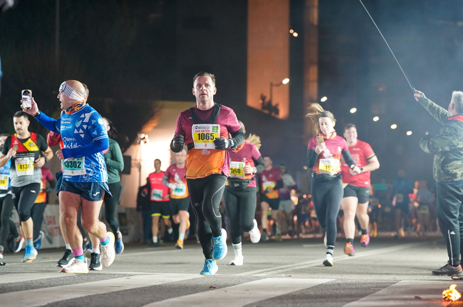 En imágenes: búscate en tu llegada a meta de la Carrera de San Antón 2026 (12)