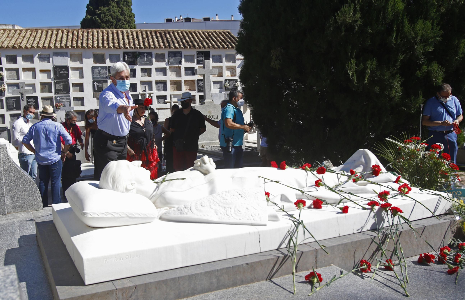 Las fotos de la ofrenda floral a Manolete
