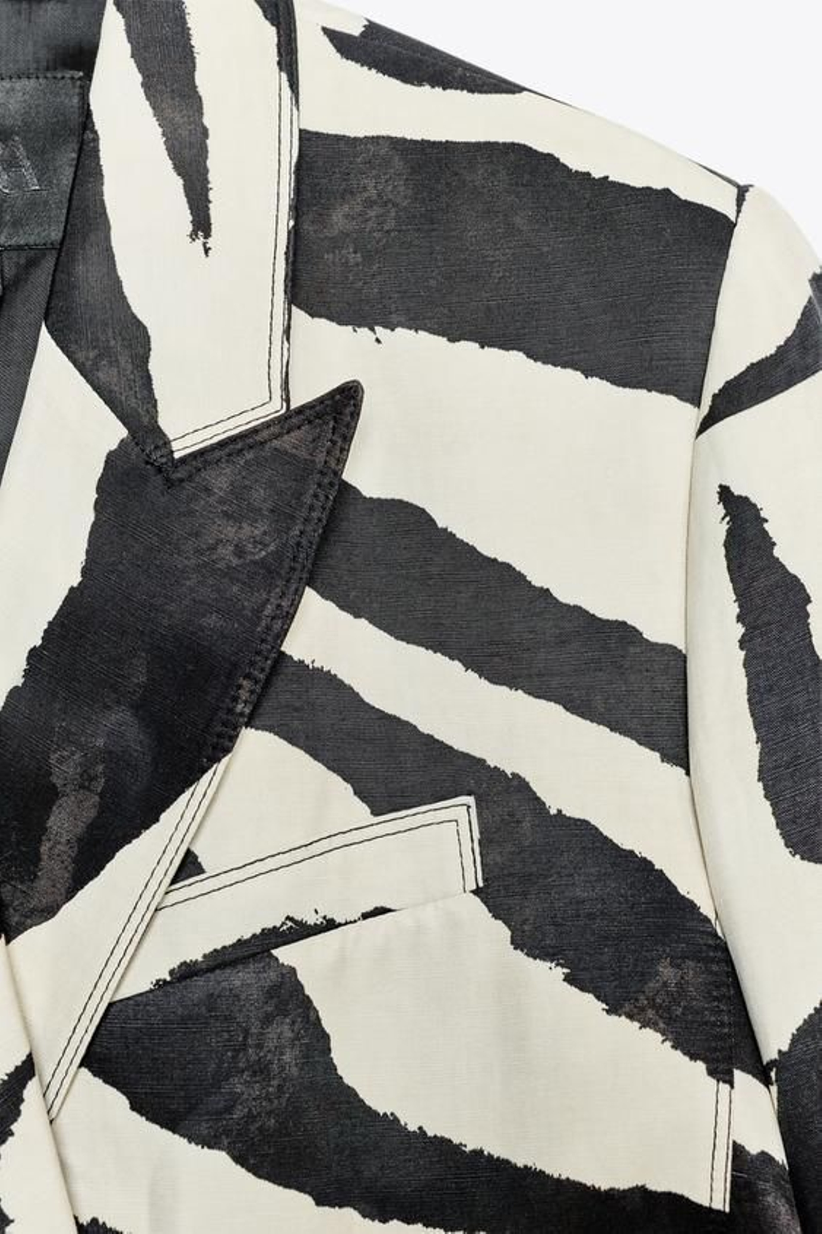 Blazer estampada de 'animal print'