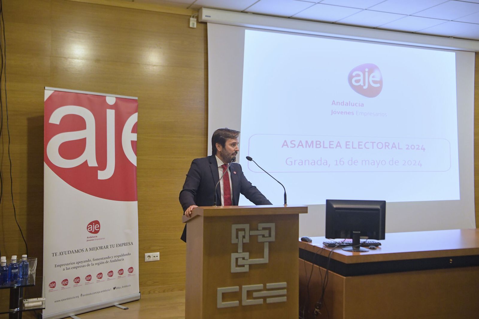 Las mejores imágenes de la elección de Félix Almagro como nuevo presidente de los jóvenes empresarios andaluces