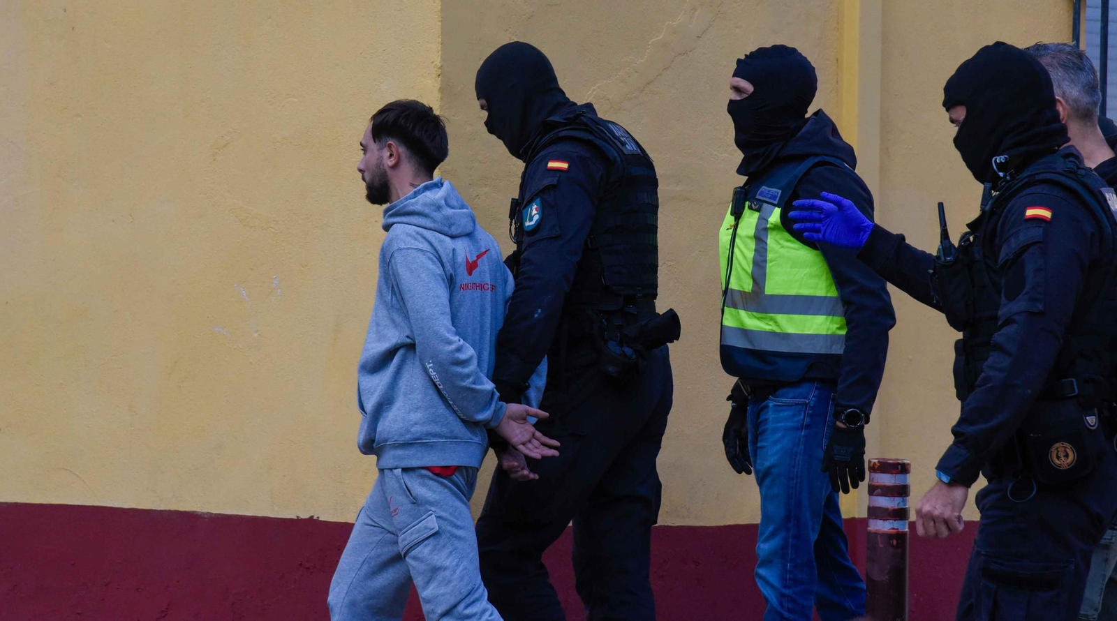 Las imágenes de la operación policial en las Tres Mil Viviendas