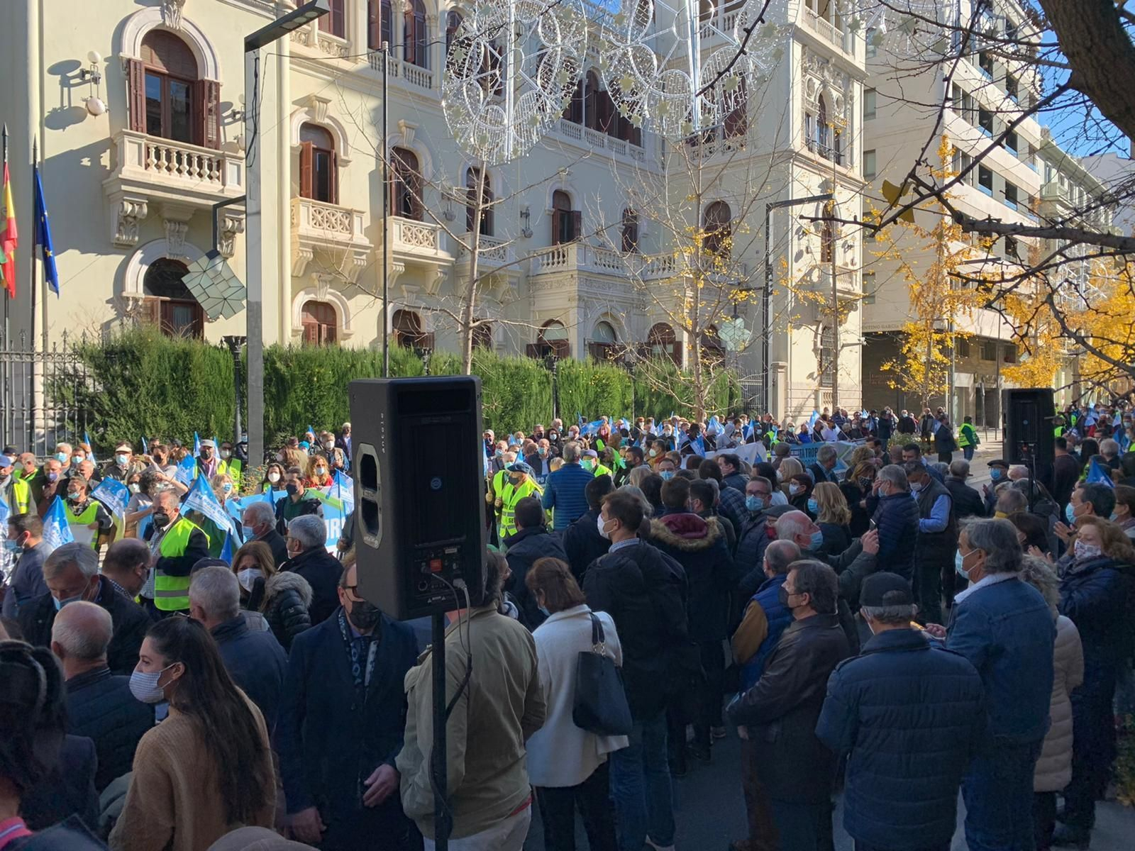 En directo: La gran manifestación por las infraestructuras de la Costa en Granada.
