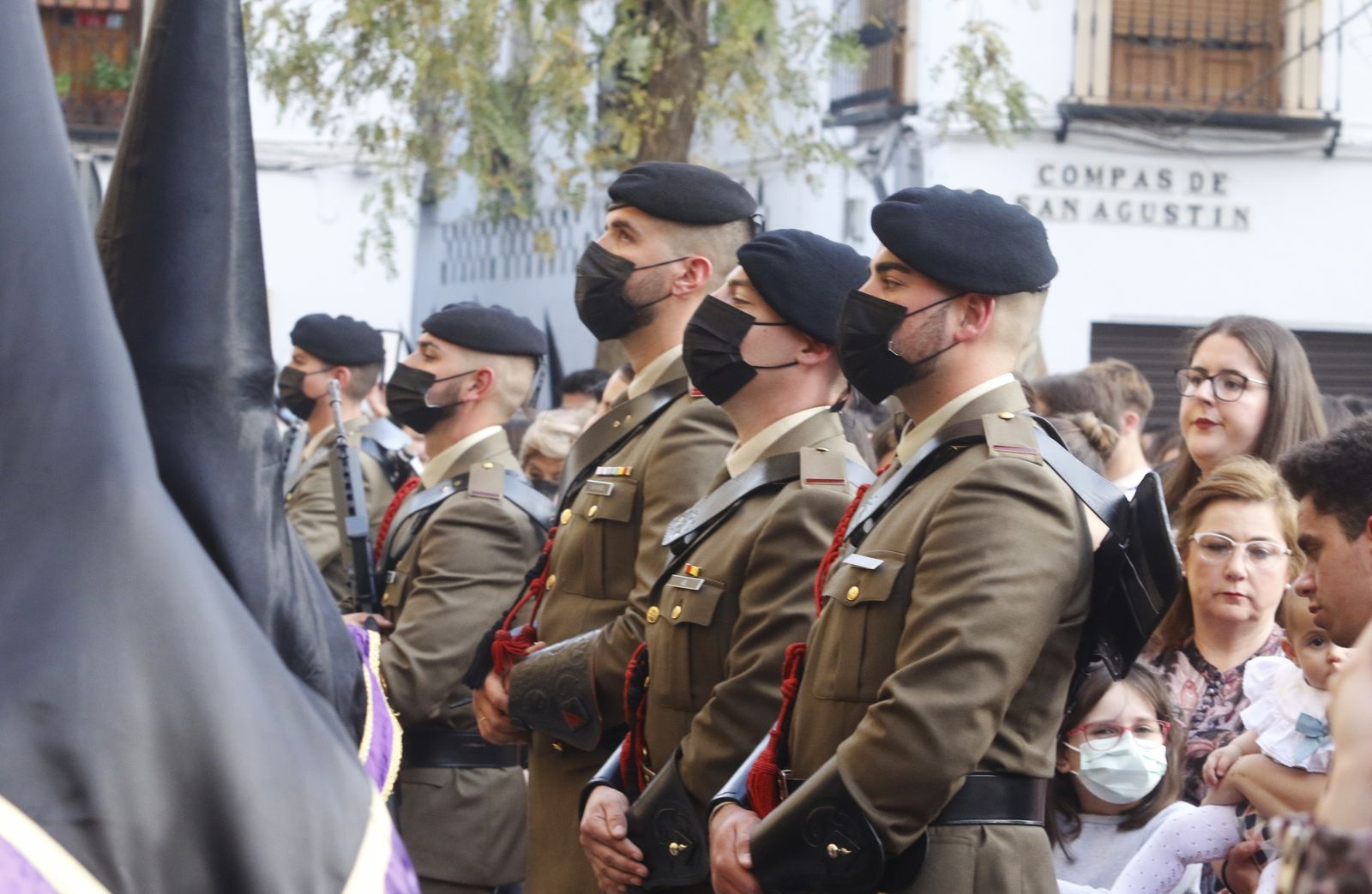 Jueves Santo en Córdoba: La procesión de las Angustias, en imágenes