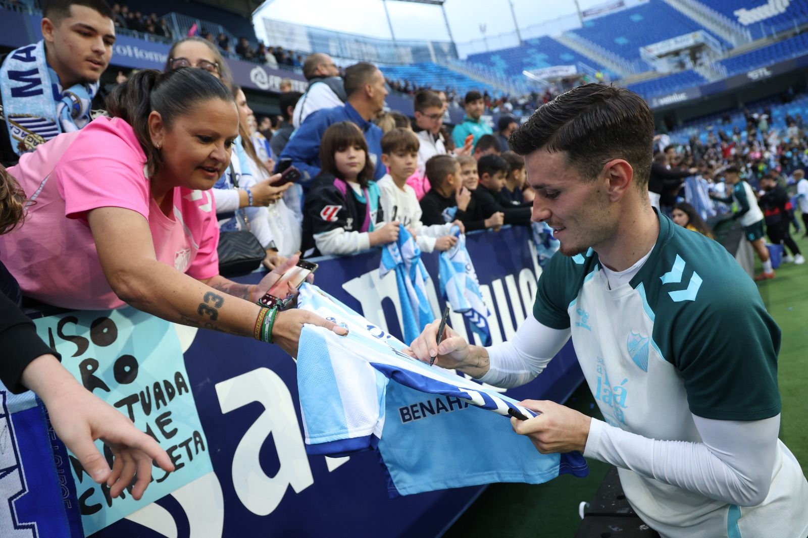 Búscate en las fotos del entrenamiento del Málaga CF en La Rosaleda
