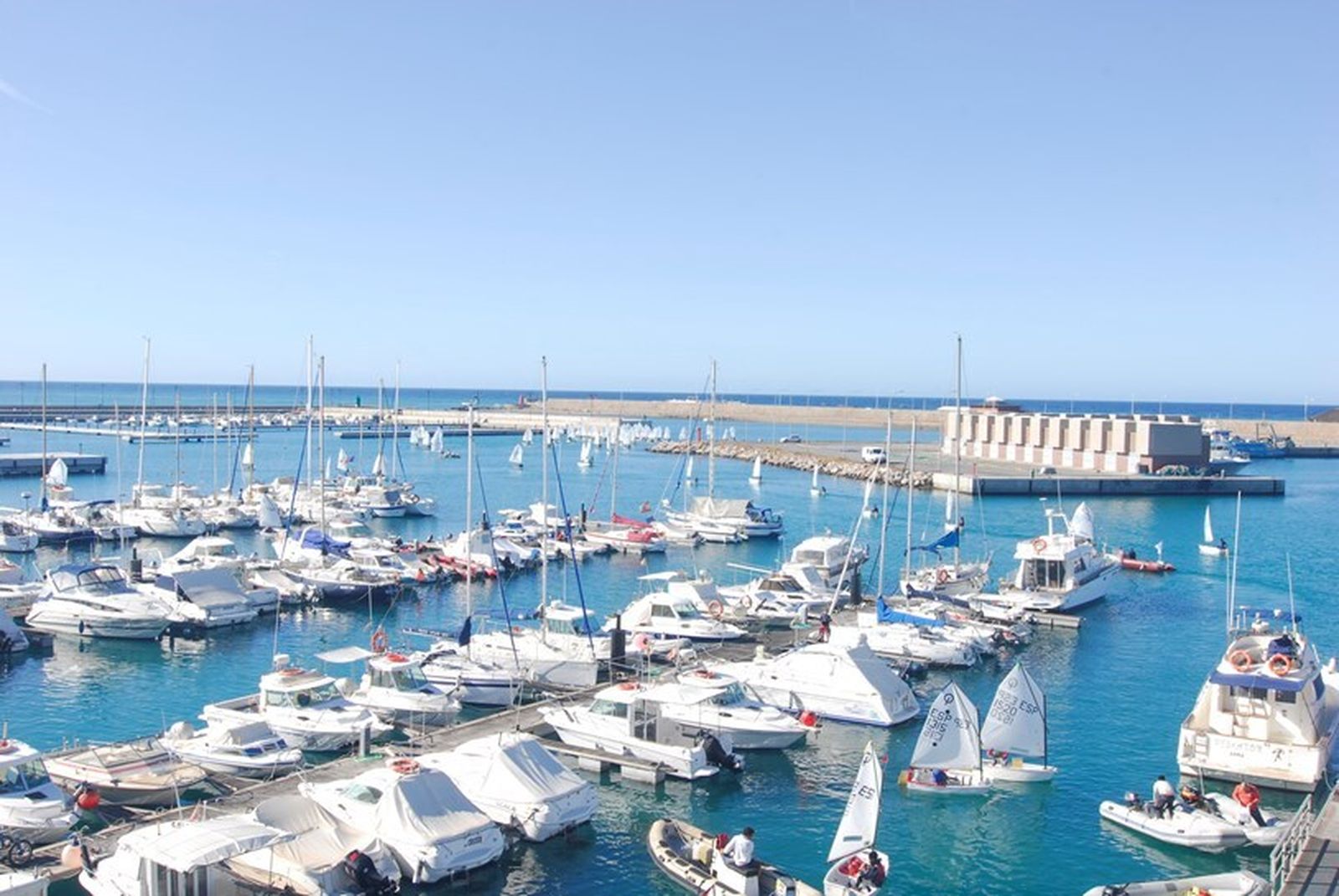 La Junta licita la adquisición de combustible para el puerto de Adra