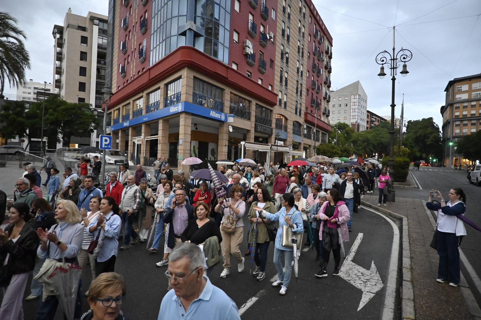Las mejores imágenes de la manifestación por la sanidad en Huelva