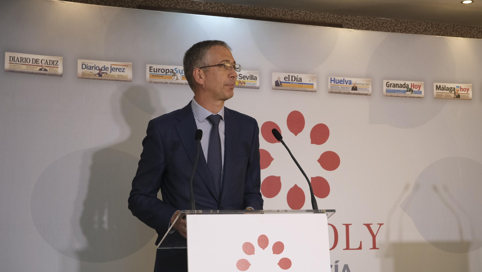 Imágenes del Foro Joly en Almería, con el Gobernador del Banco de España, Pablo Hernández de Cos