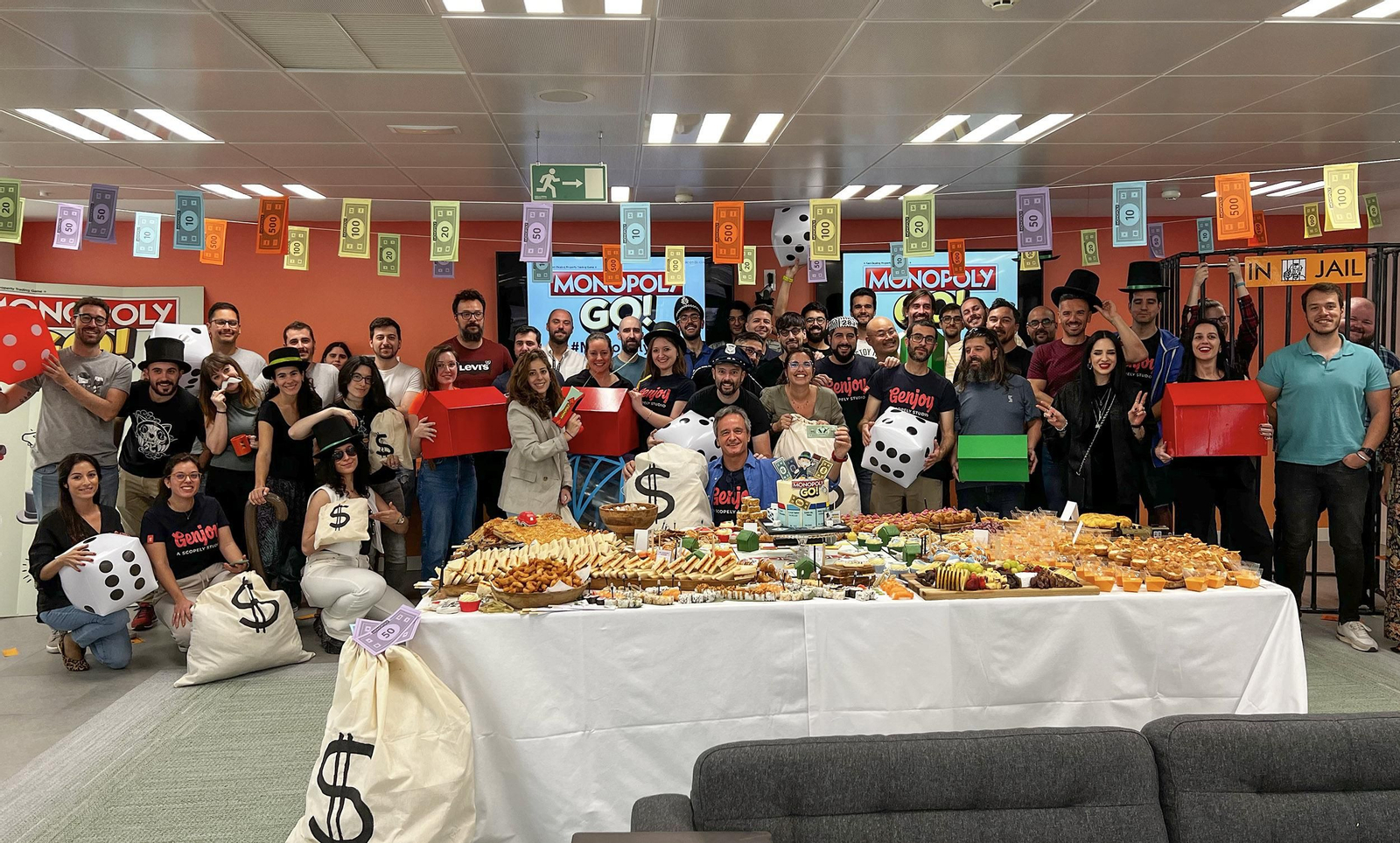 Equipo de Monopoly Go! en Sevilla