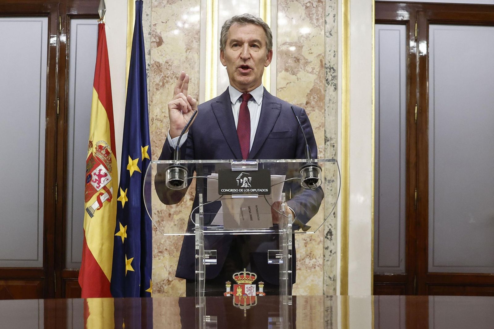 El presidente del PP, Alberto Núñez Feijóo, pide la dimisión de Pedro Sánchez en Congreso.