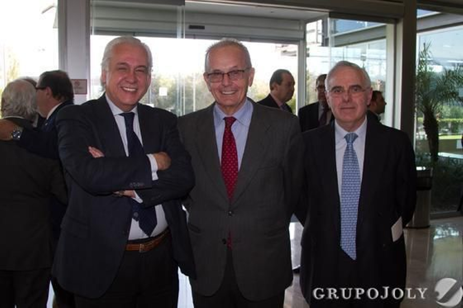 Los empresarios Jacinto León yJordi Raventós e Isauro López, de la Fundación San Telmo.

Foto: Juan Carlos Vázquez/ Victoria Hidalgo