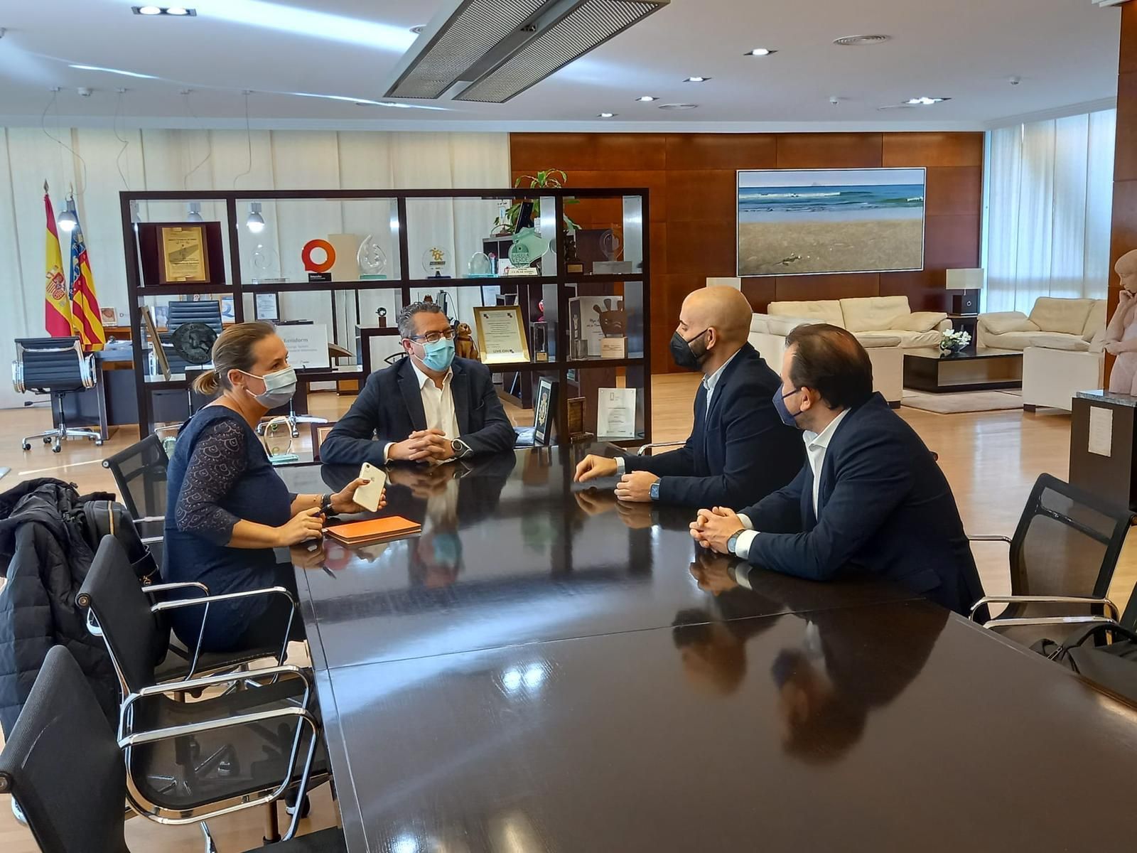 Almuñécar - La Herradura se interesa por la gestión turística de Benidorm por ser líder como destino turístico inteligente