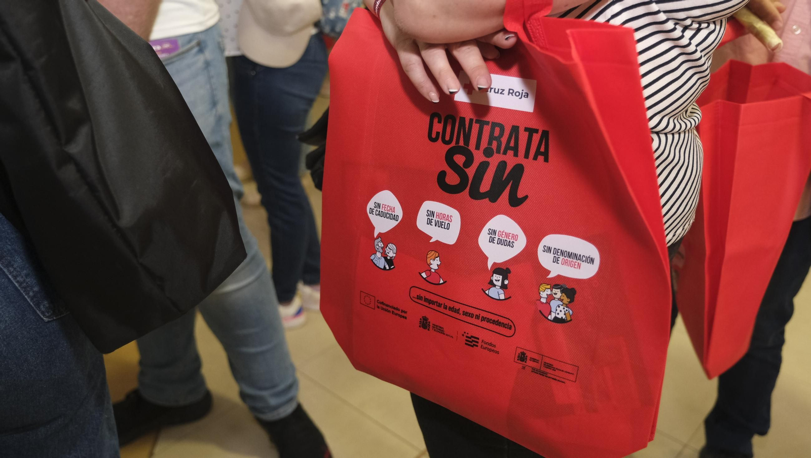 I Feria de Empleo Cruz Roja de Almería, en imágenes