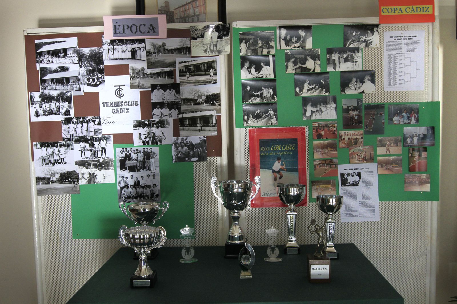 Imagen de la exposición del centenario de Real tenis Club de Cádiz.