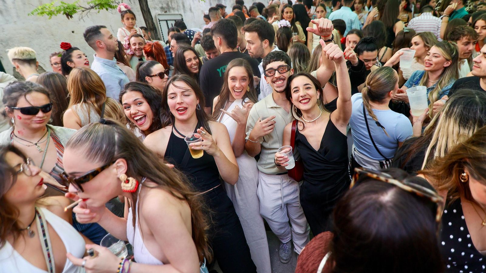 Fiesta en el Día de la Cruz de Granada