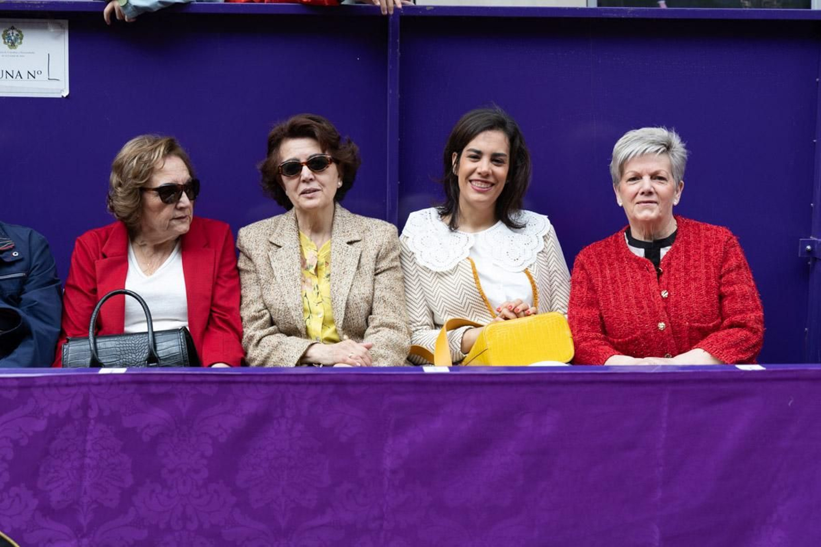 Los jiennenses se echan a la calle para presenciar la primera de las procesiones de la jornada: la Borriquilla (II)