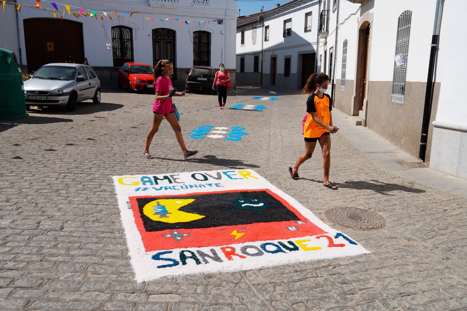 Las alfombras de Dos Torres por San Roque, en imágenes.