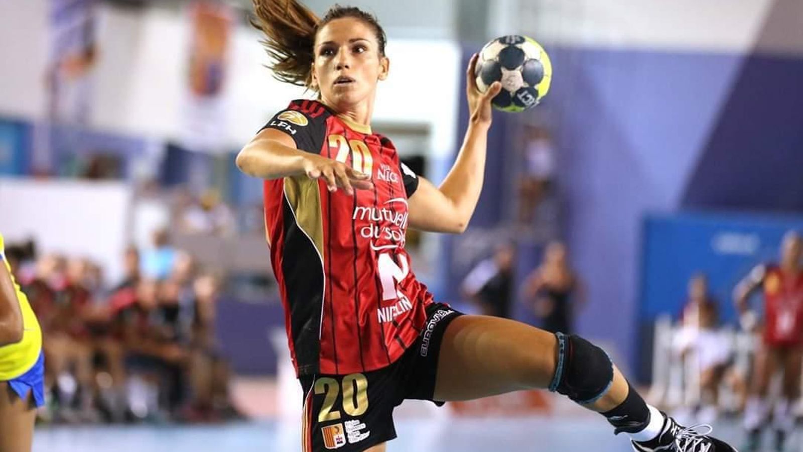 La roquetera durante un partido de la Liga Francesa con su actual equipo