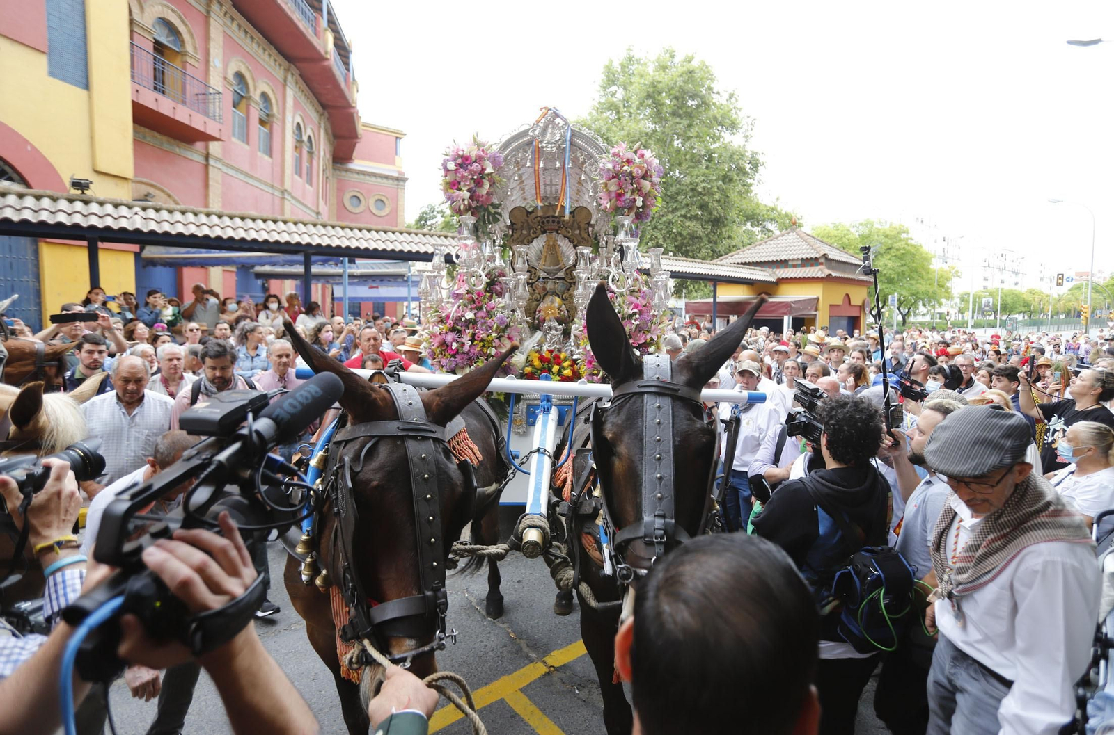 Imágenes de Emigrantes en la Comandancia de la Guardia Civil