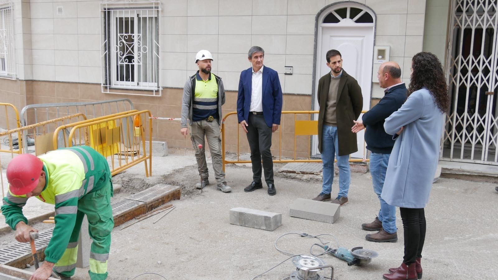 El alcalde visitó las obras.