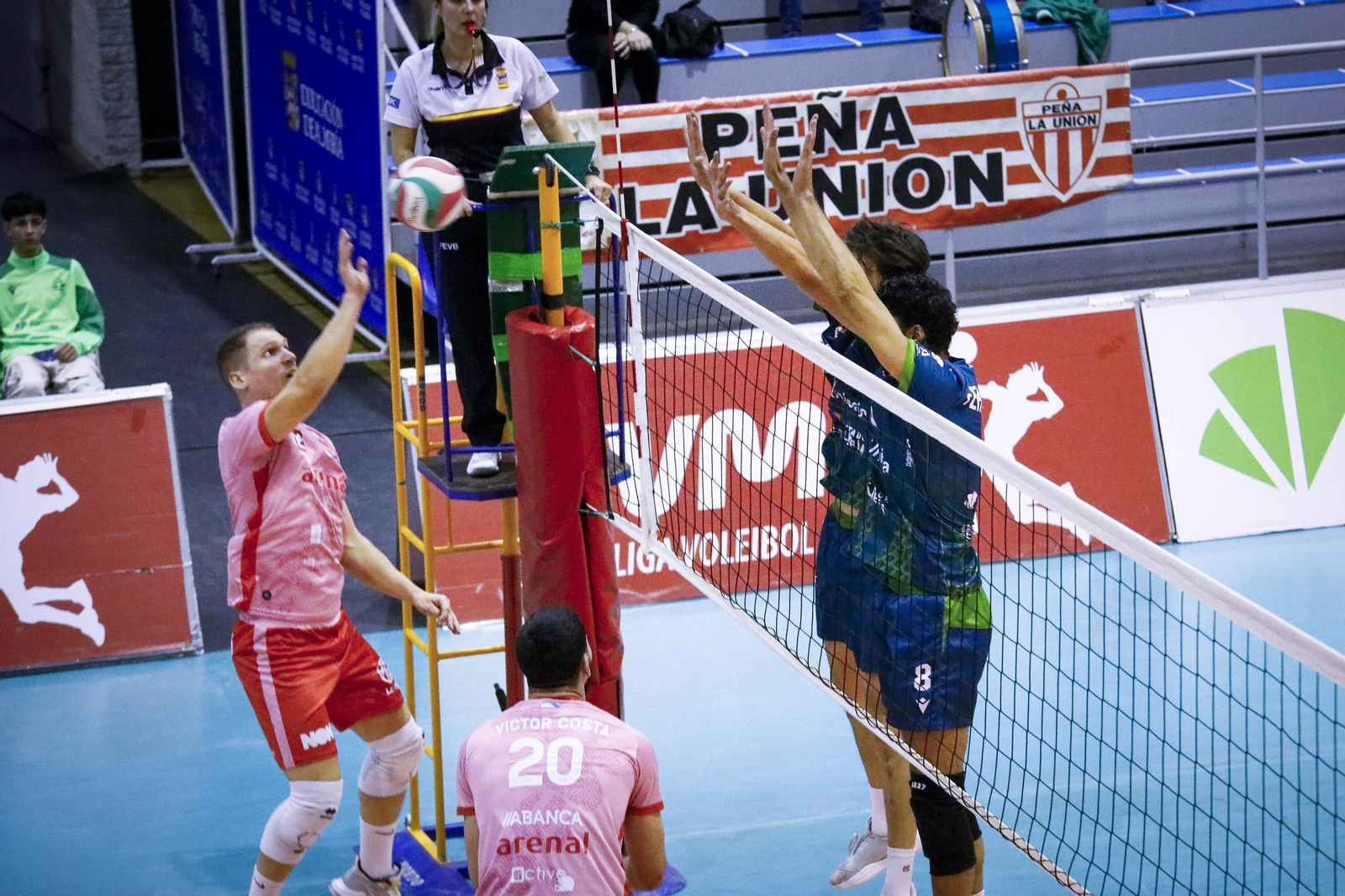 Unicaja Costa de Almería-Arenal Emeve de la Superliga, en imágenes