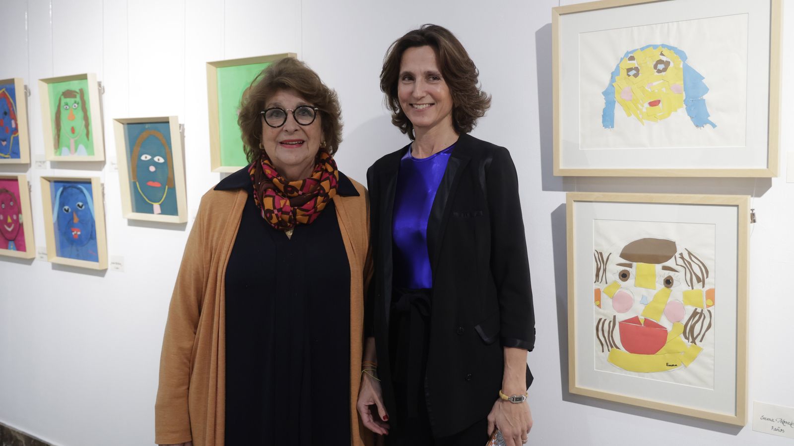Trinidad Pérez Ballester, comisaria de la exposición y Beatriz Zamora, pintora y profesora del taller de pintura infantil La Moneda