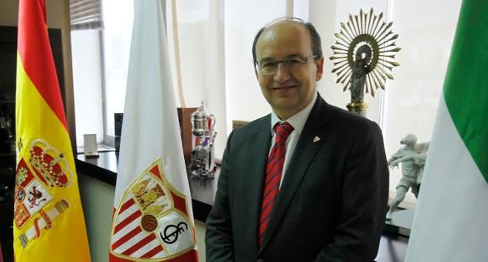 El Sevilla logra atrasar la Supercopa