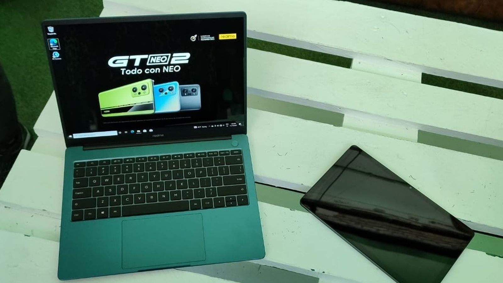 Ordenador portátil realme Book y 'tablet' realme Pad