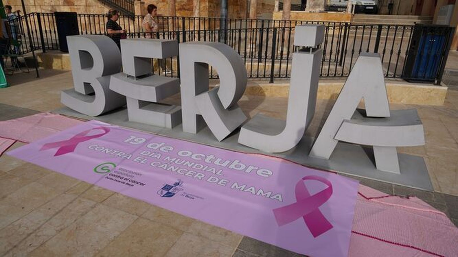 Berja se teñirá de rosa este próximo jueves, de nuevo